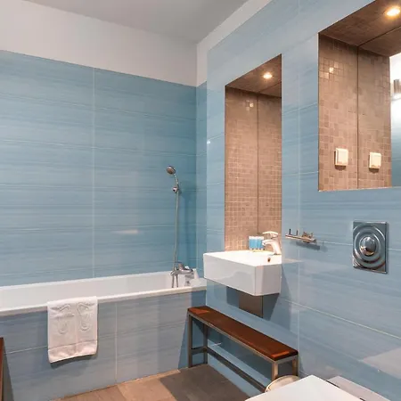 Lasek Marcelinski 2-bedroom By Bookinghost * Poznań