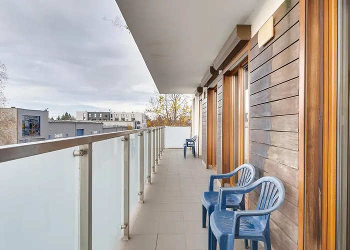 Lasek Marcelinski 2-bedroom By Bookinghost بوزنان