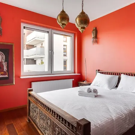 Lasek Marcelinski 2-bedroom By Bookinghost Appartement *