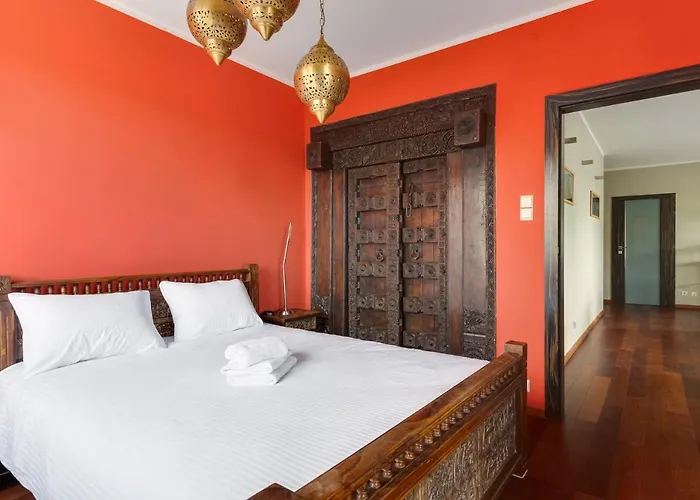 Lasek Marcelinski 2-bedroom By Bookinghost 公寓